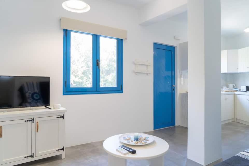 Blue Moon Apartments Makry Gialos  Exterior photo